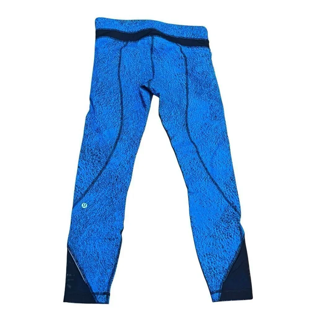Lululemon Turquoise Size 6 Zippered Cropped Leggings with Mesh Inserts